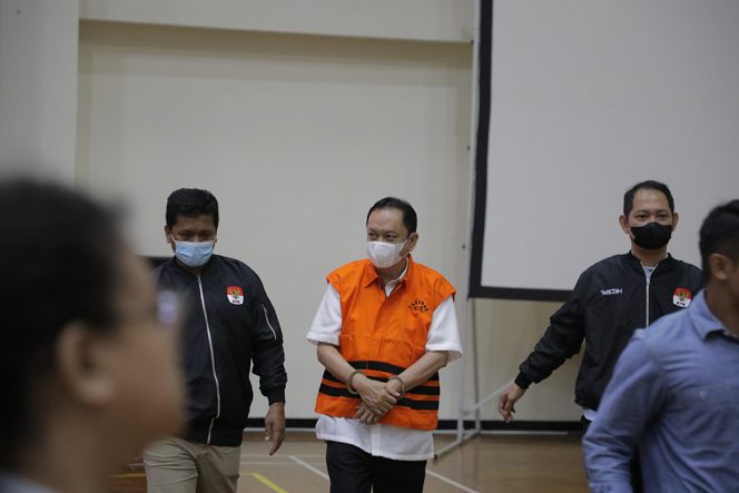 
					KPK Tahan Tersangka Korupsi Pengangkutan Batu Bara Di Sumsel