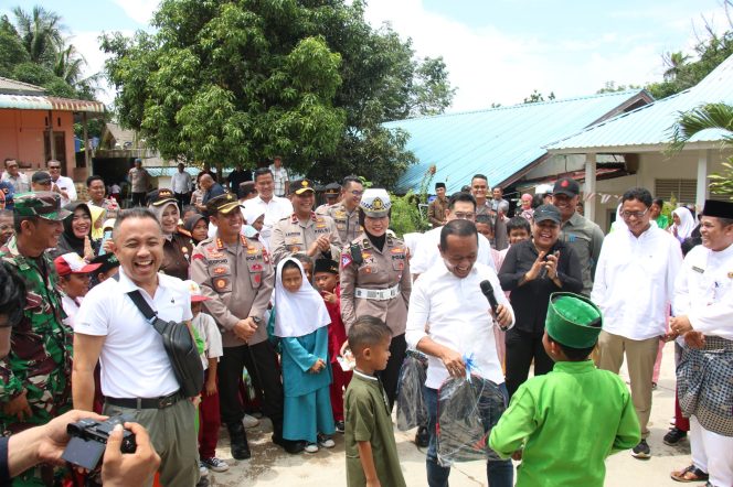 
					Menteri Investasi Indonesia Kunjungi Langsung SDN 24 Dan SMPN 22 Rempang