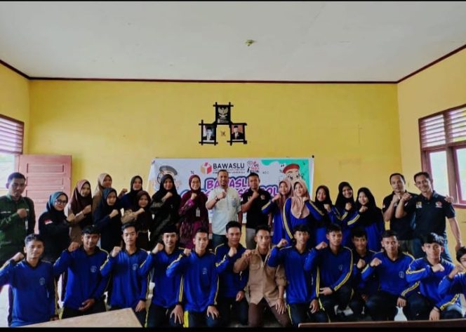 
					Sasar Pemilih Pemula, Bawaslu Inhu Gelar Kegiatan Bawaslu Goes To School