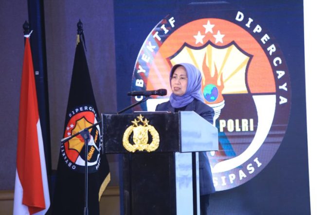 
					Ket foto: Ketua Dewan Pers Ninik Rahayu.