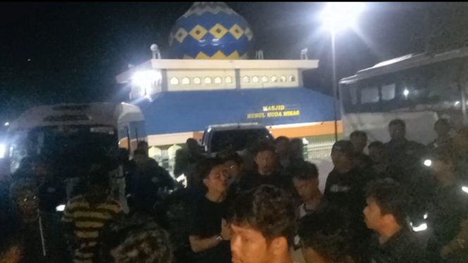 
					Aliansi Pemuda Minas Gelar Aksi Demonstrasi Di depan Mapolsek Minas