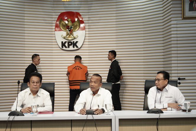 
					KPK Tetapkan 2 Terangka Baru Perkara Korupsi Proyek Jalur Kereta Api