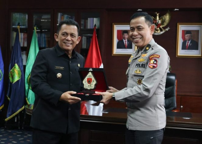 
					Kapusjarah Polri dan Gubernur Kepri Bahas Wacana Pembentukan Museum Polri