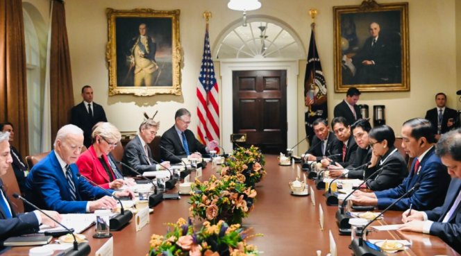 
					Ket foto: Presiden Joko Widodo melakukan pertemuan bilateral dengan Presiden Amerika Serikat Joe Biden di Gedung Putih, Washington DC, Amerika Serikat, pada Senin, 13 November 2023. Foto: BPMI Setpres/Laily Rachev.