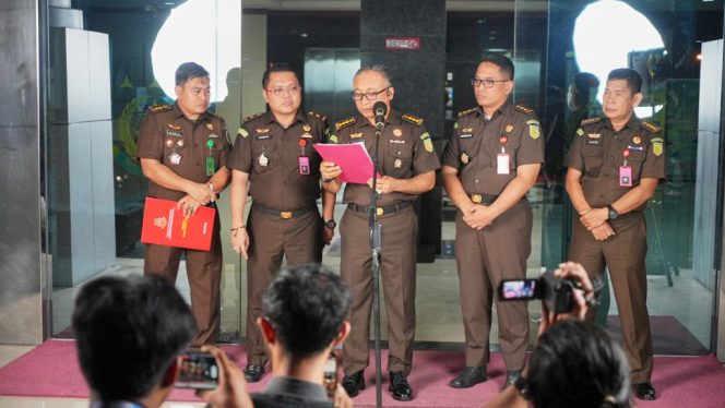 
					Tim Penyidik Pidsus Kejati Sulsel Tetapkan Dan Menahan 1 OrangTersangka Dugaan Tipikor Pada PT Surveyor Indonesia Makasar
