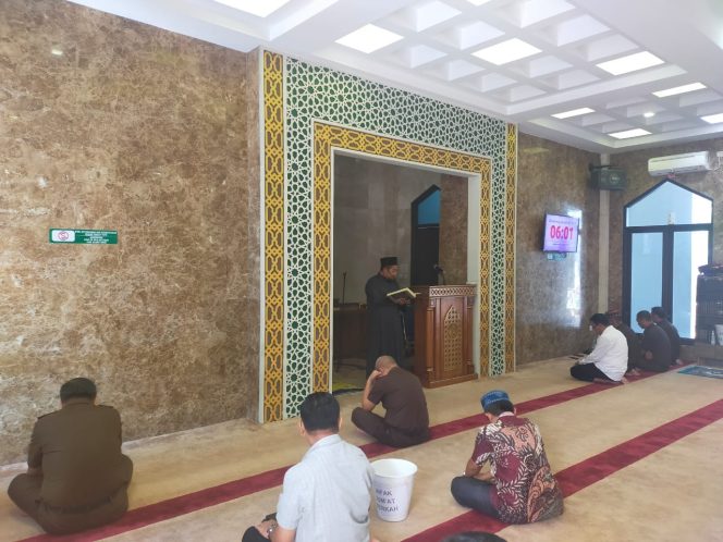 
					Kejaksaan Tinggi Riau Laksanakan Tausiyah Qobliyah Dzuhur