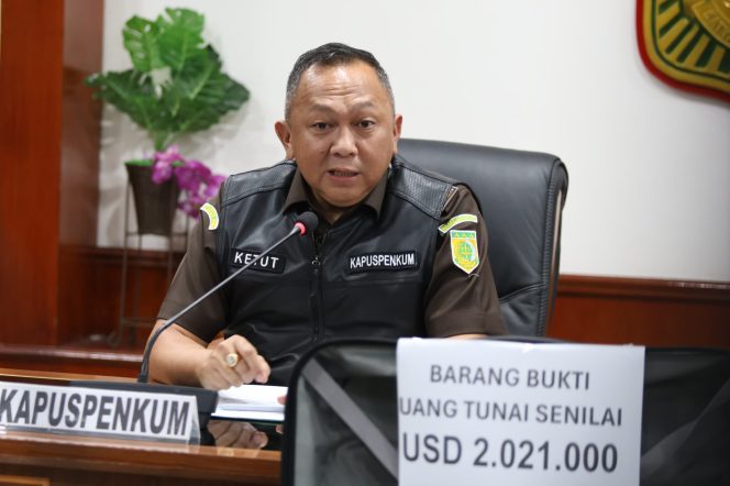 
					Ket foto: Kepala Pusat Penerangan Hukum (Kapuspenkum) Kejaksaan Agung Republik Indonesia Dr. Ketut Sumedana, SH, MH