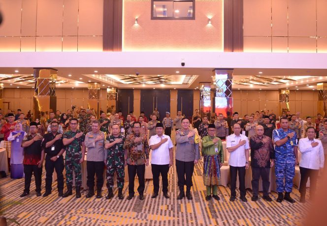 
					Kajati Riau Hadiri Kegiatan Rapat Koordinasi Lintas Sektoral Operasi Mantap Brata Lancang Kuning 2023-2024