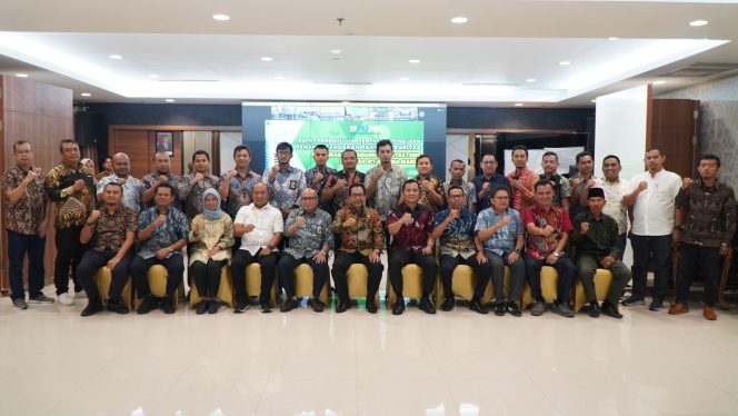 
					Kajati Riau Ikuti Entry Meeting dan Penandatanganan Pakta Integritas Pengamanan Pembangunan Strategis Proyek Strategis Nasional