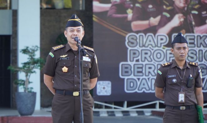 
					Asisten Pidana Militer Kejaksaan Tinggi Riau Manjadi Penerima Apel Kerja Pagi