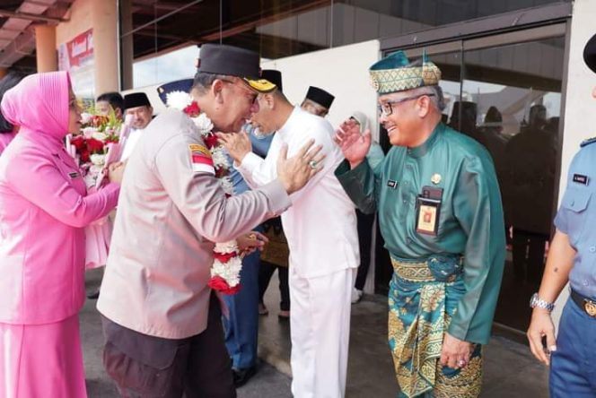 
					𝐃𝐚𝐦𝐩𝐢𝐧𝐠𝐢 𝐖𝐚𝐤𝐨 𝐑𝐮𝐝𝐢, 𝐉𝐞𝐟𝐫𝐢𝐝𝐢𝐧 𝐓𝐮𝐫𝐮𝐭 𝐒𝐚𝐦𝐛𝐮𝐭 𝐊𝐞𝐝𝐚𝐭𝐚𝐧𝐠𝐚𝐧 𝐊𝐚𝐩𝐨𝐥𝐝𝐚 𝐊𝐞𝐩𝐫𝐢 𝐁𝐫𝐢𝐠𝐣𝐞𝐧 𝐘𝐚𝐧 𝐅𝐢𝐭𝐫𝐢