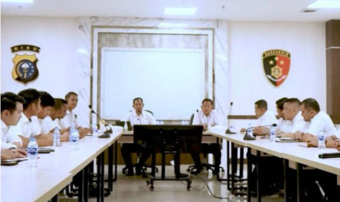 
					Polda Riau Kumpulkan Seluruh Kasat Reskrim Polres/Polresta, Fokus Pada Edukasi Terkait Penegakan Hukum Pemilu