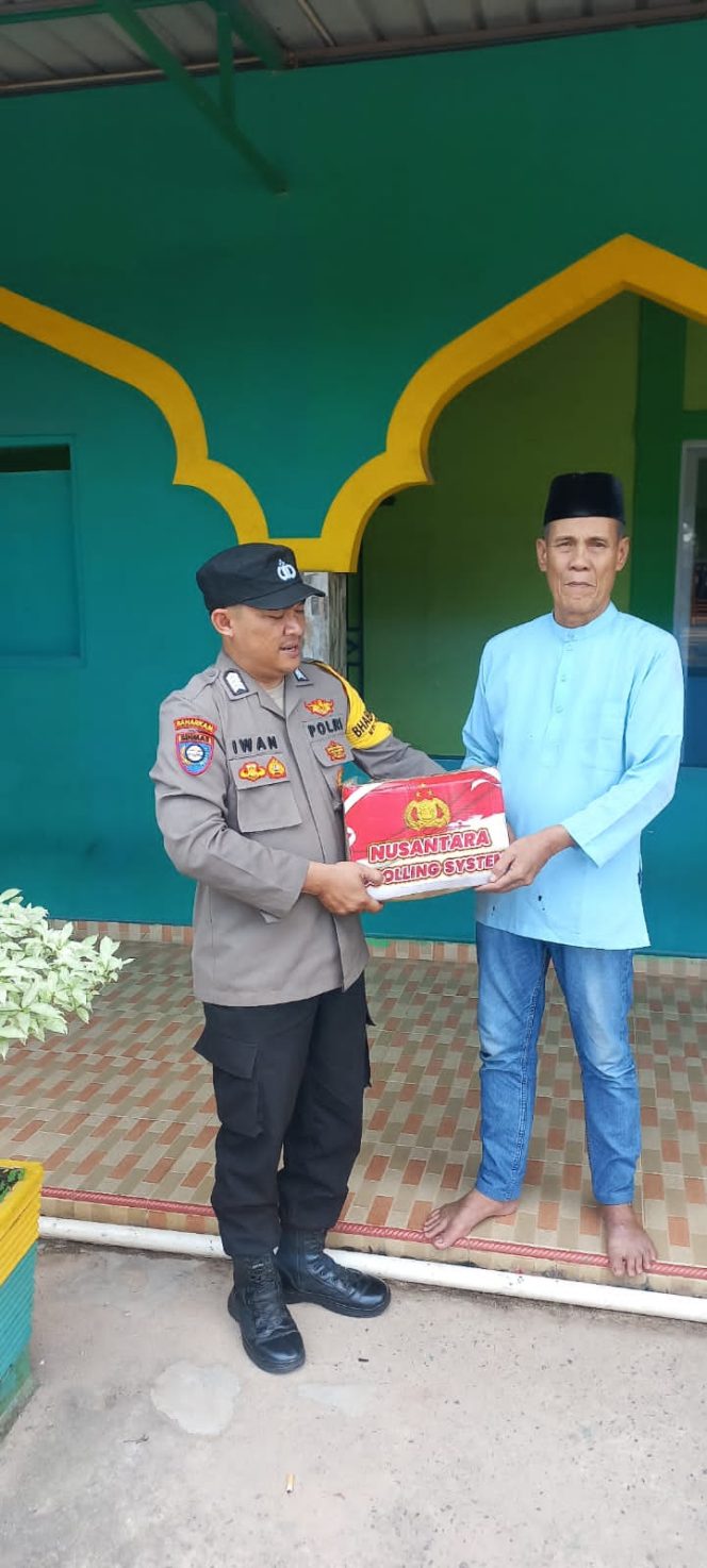 
					Kegiatan Baksos Polri Presisi Untuk Negeri Operasi Mantap Brata Cooling System Dalam Rangka Memelihara Kamtibmas Menuju Pemilu Damai Tahun 2024