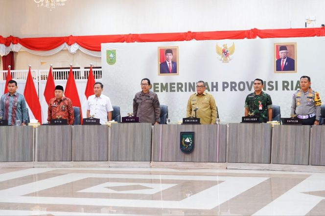 
					Kepala Kejaksaan Tinggi Riau Hadiri Rapat Koordinasi Forkopimda Provinsi Riau Terkait Perayaan Natal Dan Tahun Baru 2024