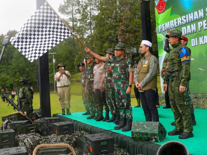 
					Panglima TNI dan Kasad Kompak Serukan Cintai Alam
