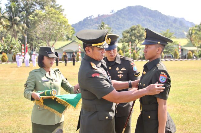 
					Pangdam Tanjungpura Lantik 49 Prajurit Bintara TNI AD TA 2023