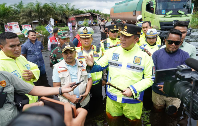 
					Kapolda Riau Irjen Mohammad Iqbal Siapkan Solusi Terintegrasi untuk Atasi Banjir di Riau