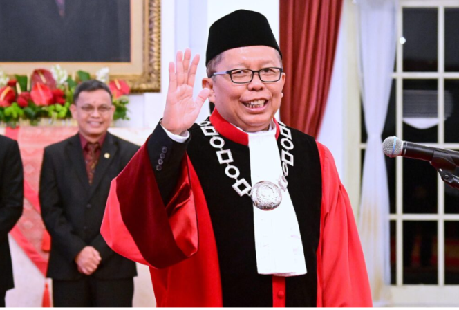 
					Ket foto: Presiden Joko Widodo menyaksikan pengucapan sumpah calon hakim konstitusi Arsul Sani sebagai hakim konstitusi di Istana Negara, Jakarta, pada Kamis, 18 Januari 2024. Foto: BPMI Setpres/Muchlis Jr.