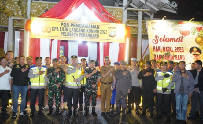 
					Kapolda Riau Pimpin Langsung Pengamanan Malam Tahun Baru Bersama Stakeholder