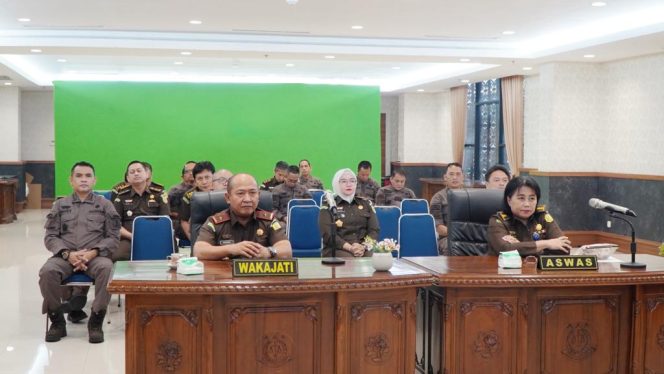 
					Wakajati Riau Mengikuti Kegiatan Penutupan Rapat Kerja Nasional Kejaksaan RI Tahun 2024 Secara virtual