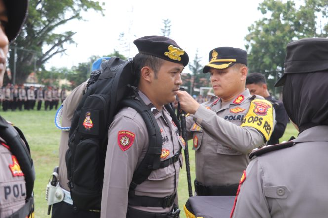 
					Pimpin Apel Pergeseran Pasukan Pengamanan Pemilu 2024, Begini Pesan Kapolres Purwakarta