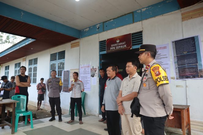 
					Polres Sintang Kembali Kerahkan Personel Kawal Pleno di Tingkat PPK