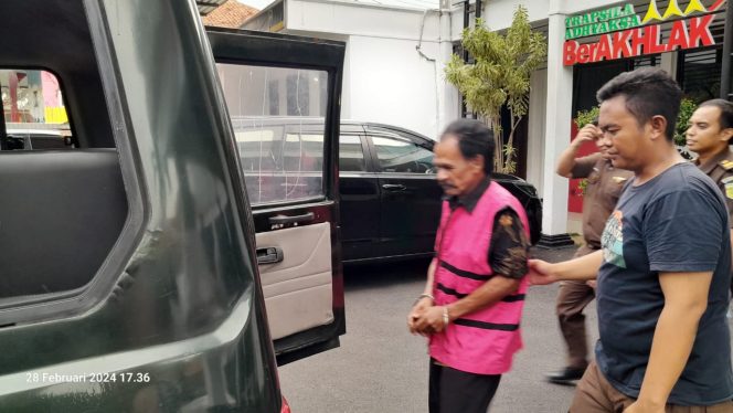 
					Diduga Korupsi Dana Desa dan Banprov, Mantan Kades Cikadu Dijebloskan ke Penjara