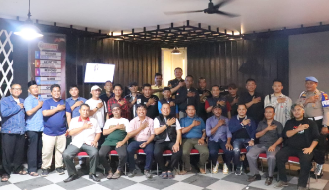 
					Sambut Bulan Suci Ramadhan, Kapolres Pelalawan Bersilaturahmi Dengan Ketua Organisasi Pers