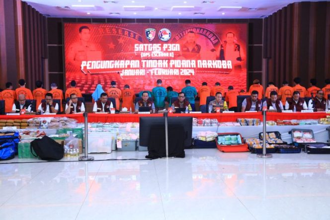 
					Satgas Narkoba Polri Ungkap Kasus Besar, Berhasil Menangkap 17.707 Tersangka Dan Selamatkan 17 Juta Jiwa