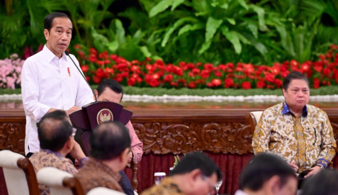 
					Ket foto: Presiden Joko Widodo menekankan sejumlah poin dalam Sidang Kabinet Paripurna (SKP) bersama para jajarannya yang digelar di Istana Negara, Jakarta, pada Senin, 26 Februari 2024. Foto: BPMI Setpres/Muchlis Jr.