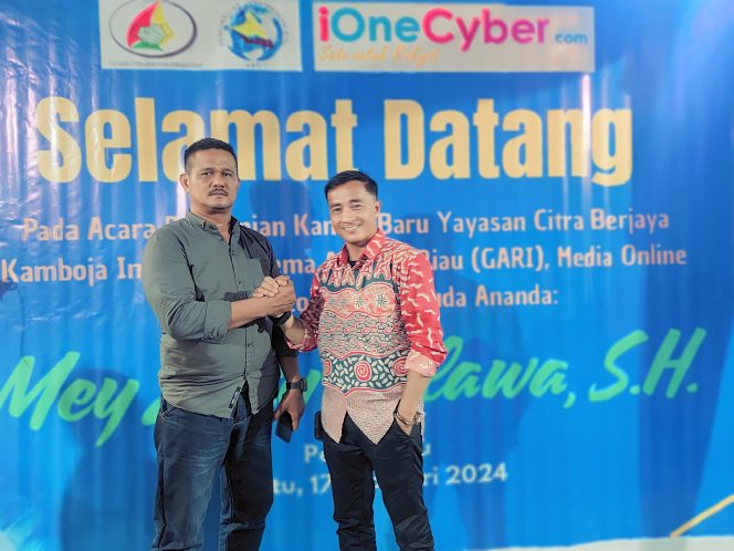 
					Ket foto: DPW LGS Riau, Feri Yasman G dan Menssanwansyah Halawa (Bung Iwan Halawa), Sabtu (17/02/2024).