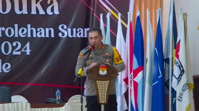 
					Kapolres Ende Beri Sambutan Kegiatan Penutupan Rapat Pleno Terbuka Tingkat Kabupaten Ende