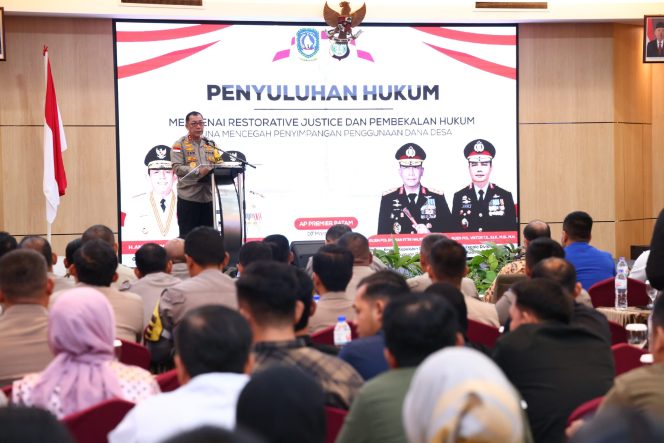 
					Kapolda Kepri Hadiri Penyuluhan Hukum Kepada ASN dan Personel Polda Kepri