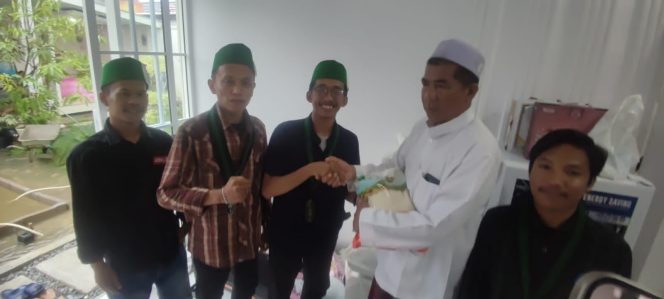 
					OKP HMI Cabang Kota Pontianak Sumbangkan Sembako untuk Menyambut Bulan Ramadhan