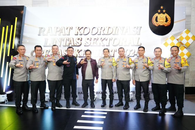 
					Kapolda Kepri Hadiri Rakor Lintas Sektoral Jelang Operasi Ketupat 2024