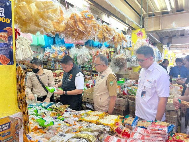 
					Menjelang Idul Fitri 1445 H, Satgas Pangan Polda Kepri Bersama Stakeholder Sidak Pasar