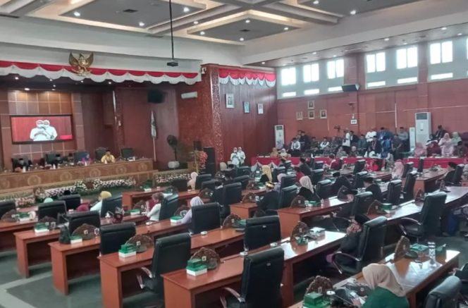 
					33 Petahana Wakil Rakyat Depok Berhasil Pertahankan Kursi DPRD, 17 Wajah Baru