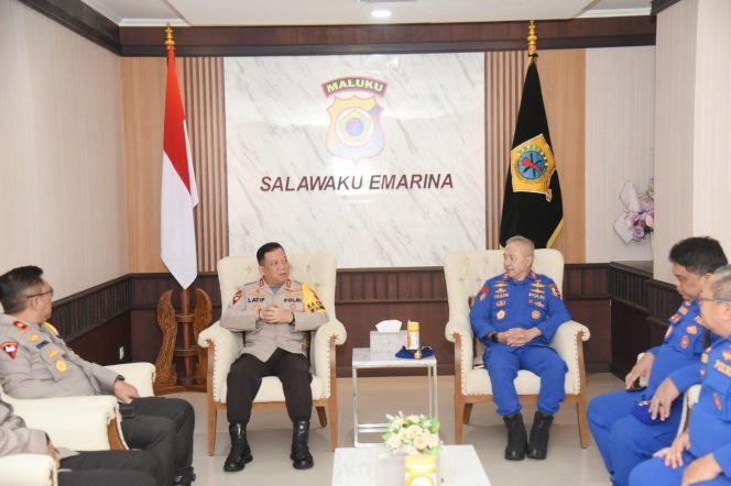 
					Perkuat Keamanan Perairan, Kakorpolairud Baharkam Polri Kunjungi Polda Maluku