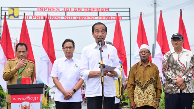 
					Ket foto: Presiden Joko Widodo meresmikan pelaksanaan Instruksi Presiden (Inpres) Jalan Daerah di Provinsi Sulawesi Tengah pada Selasa, 26 Maret 2024. Foto: BPMI Setpres/Muchlis Jr.
