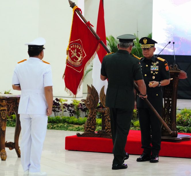 
					Panglima TNI Pimpin Serah Terima Jabatan Dankodiklat TNI