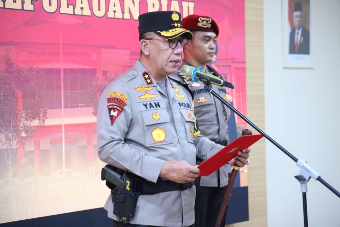 
					Kapolda Kepri Pimpin Sertijab Kayanma Polda Kepri