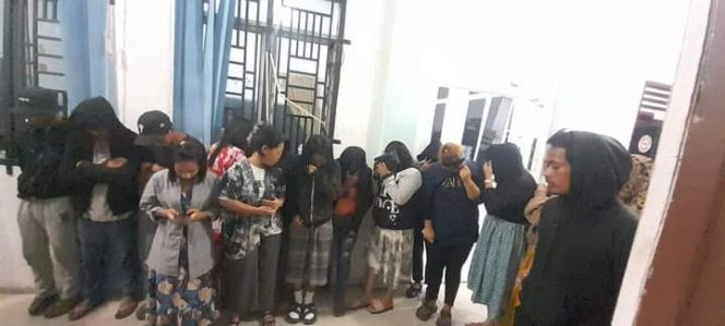 
					Sat Samapta Polres Tanah Karo Dampingi Pemkab Razia Penyakit Masyarakat