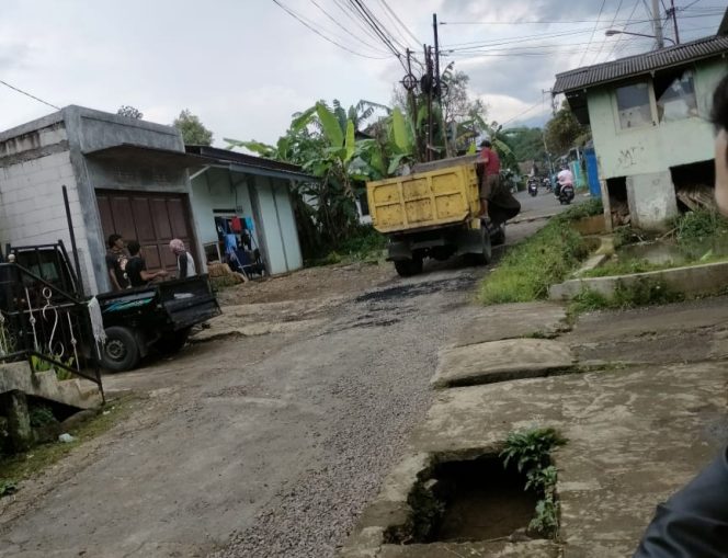 
					Plang Proyek Tak Dipasang, Pengerjaan Jalan di Subang Jaya Dinilai Tak Transparan