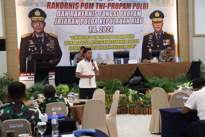
					Perkuat Sinergitas TNI-Polri, Bid Propam Polda Kepri Gelar Rakornas Bersama POM TNI