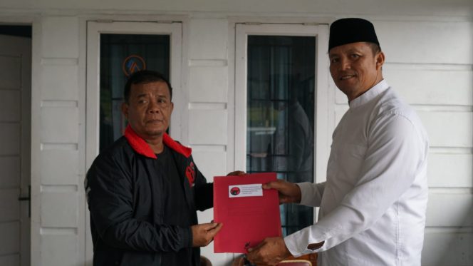 
					Irwan “Diduk” Kembalikan Formulir ke DPC PDI Perjuangan Kab. Solok