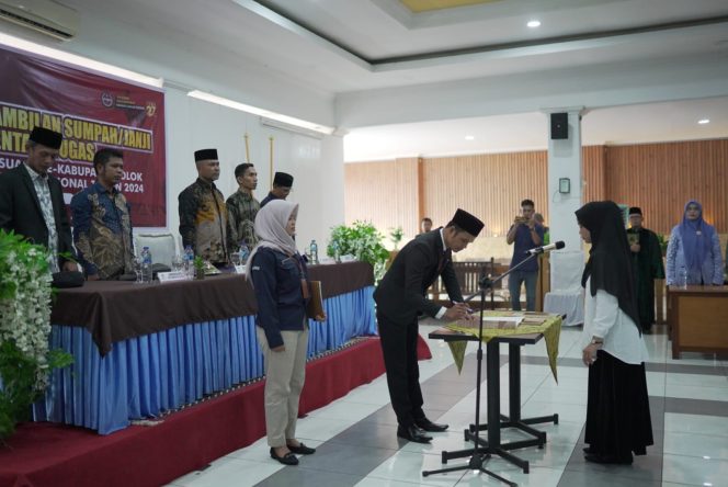 
					Pelantikan Dan Pengambilan Sumpah 222 Orang PPS Kabupaten Solok 