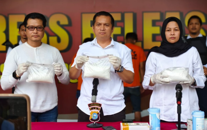 Tim Gabungan Polresta Pekanbaru Gagalkan Penyelundupan 3 Kg Sabu