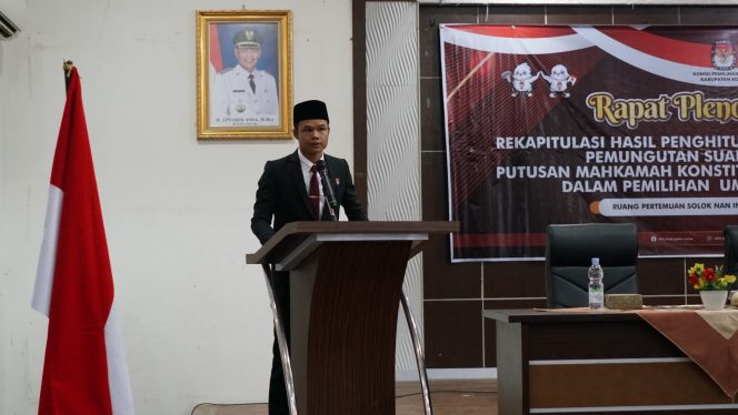 
					Rapat Pleno Terbuka KPU Kabupaten Solok Rekapitulasi PSU DPD RI