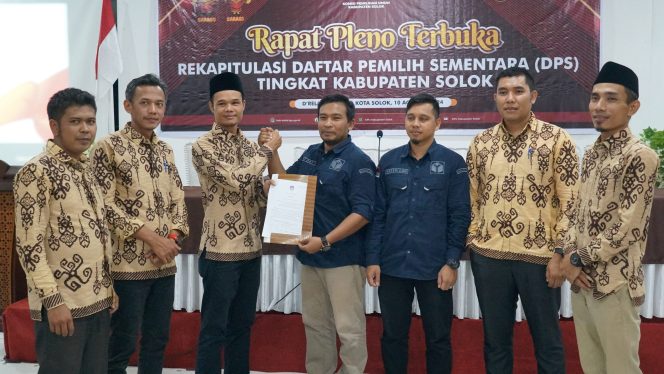 
					290.831 Pemilih Tercatat Sebagai DPS Kabupaten Solok Pada Pilkada 2024
