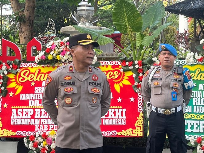
					Pelantikan Anggota DPRD, Polres Purwakarta Kerahkan Puluhan Personel Pengamanan